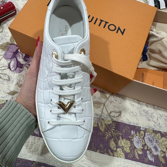 LOUIS VUITTON sneakers - Picture 7 of 7